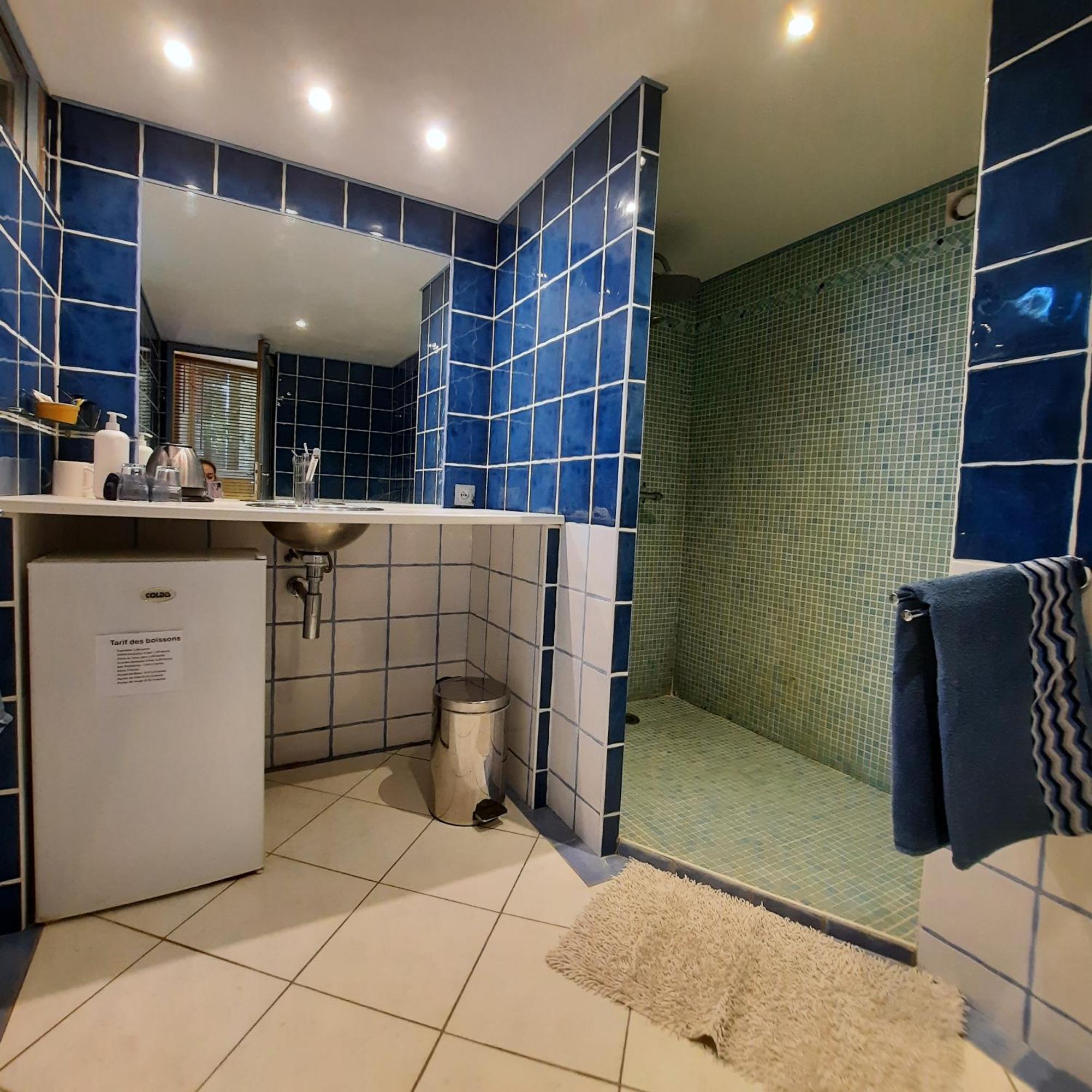 Les 3 Saisons Bed & Breakfast Cucuron Ngoại thất bức ảnh