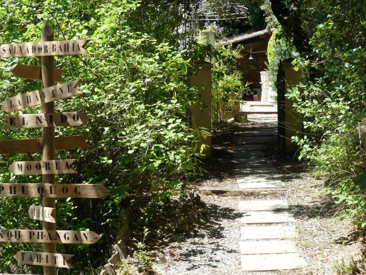 Les 3 Saisons Bed & Breakfast Cucuron Ngoại thất bức ảnh